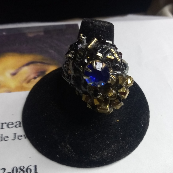 Jewelry - Picture 9 of 11